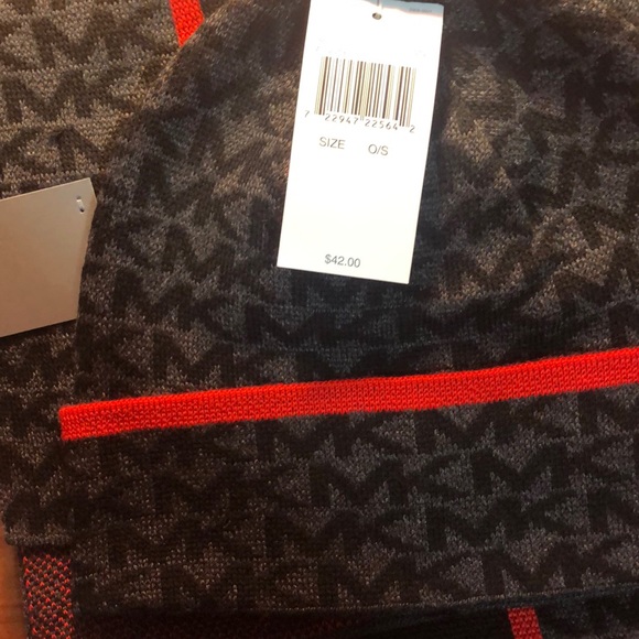 Micheal Kors Hat and Scarf Set - Picture 2 of 3